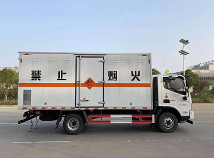 横峰爆破器材运输车